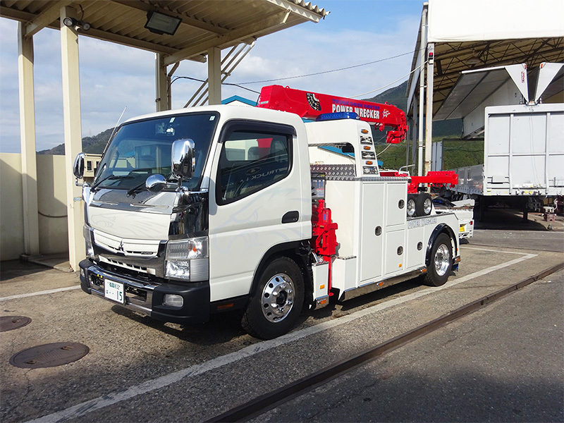 キャンター　3tレッカー