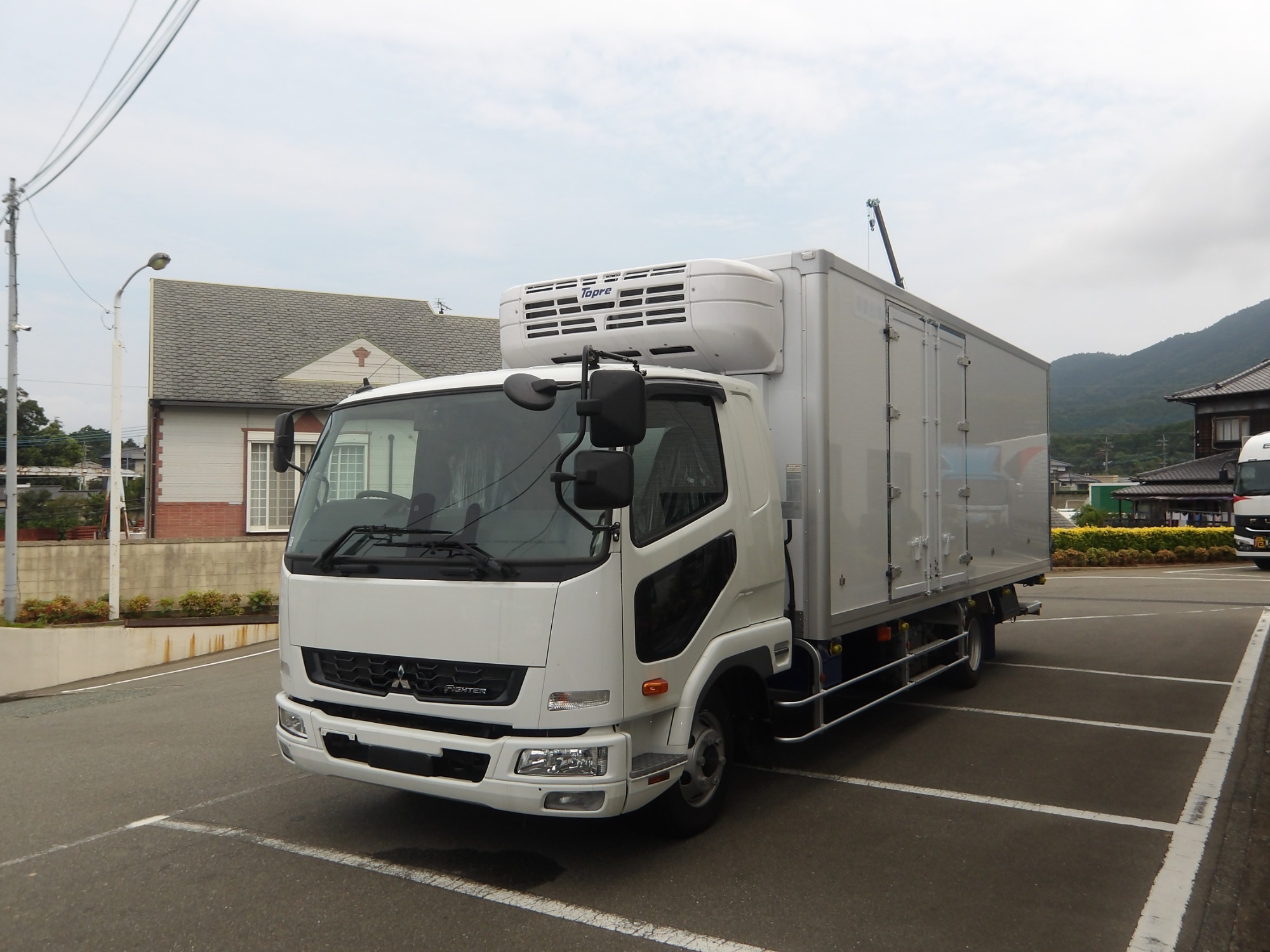照会番号：M-003（Y-2719）三菱　アルミウイング車　2KG-FK64F　R01.06